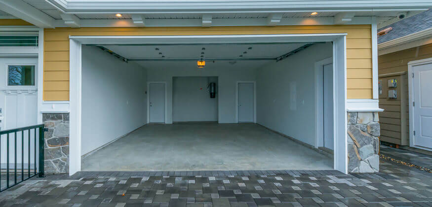 Image of a spacious vacant garage.