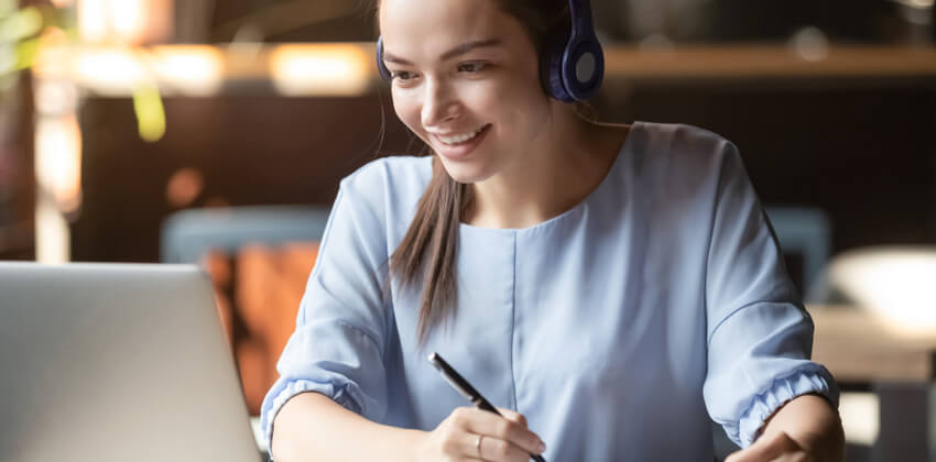 Image of young female student.